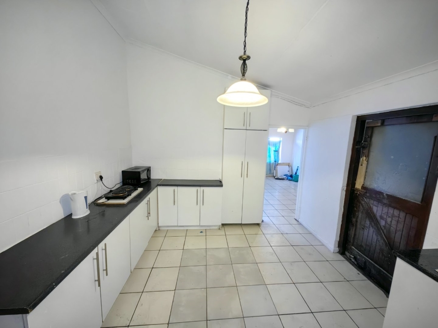 4 Bedroom Property for Sale in Lavender Hill Western Cape